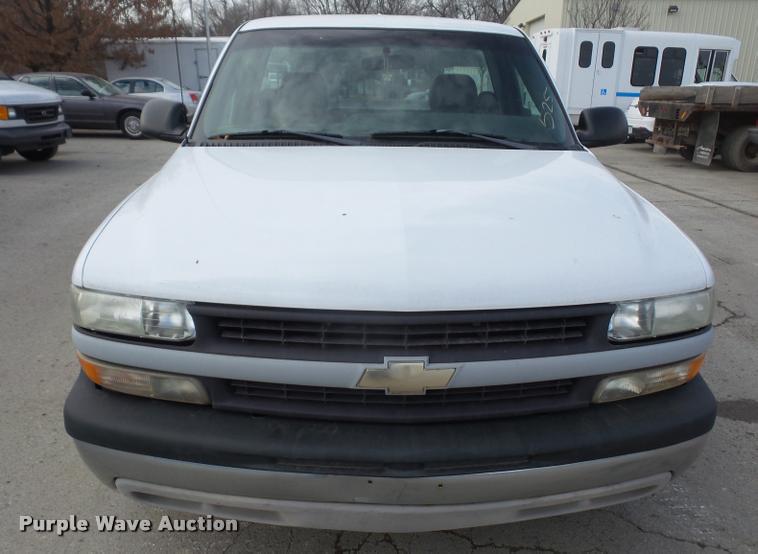 image for item DB2976 2000 Chevrolet Silverado 1500 pickup truck
