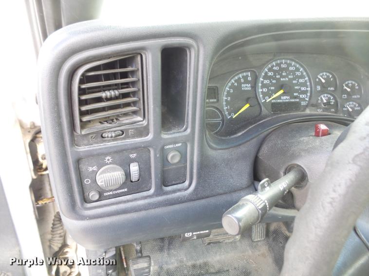 image for item DB2976 2000 Chevrolet Silverado 1500 pickup truck