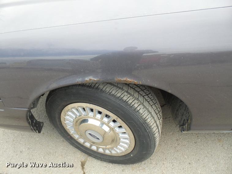 image for item DB2977 2000 Ford Crown Victoria Police Interceptor