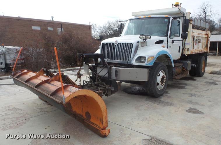 image for item DB2978 2002 International 7400 dump truck