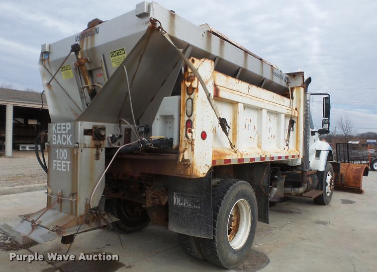 image for item DB2978 2002 International 7400 dump truck