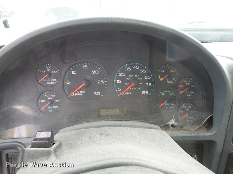 image for item DB2978 2002 International 7400 dump truck