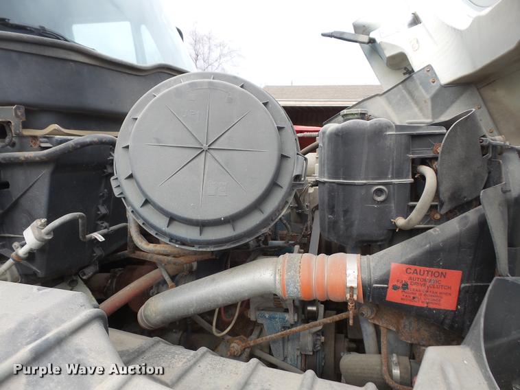 image for item DB2978 2002 International 7400 dump truck