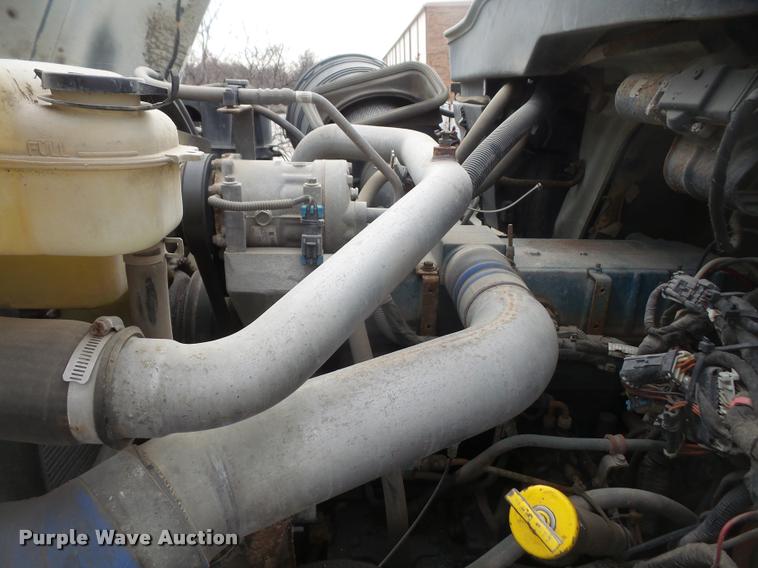 image for item DB2978 2002 International 7400 dump truck