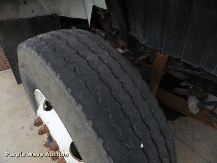 image for item DB2978 2002 International 7400 dump truck