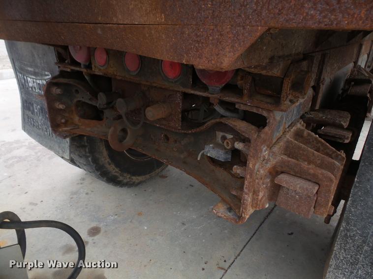 image for item DB2978 2002 International 7400 dump truck