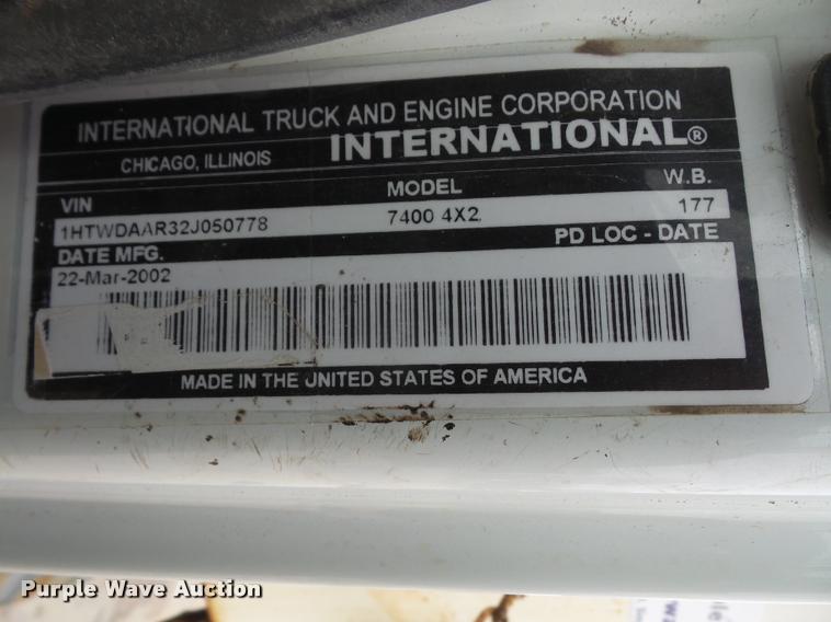 image for item DB2978 2002 International 7400 dump truck