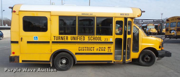 image for item DB2984 2006 Chevrolet Express 3500 Cargo school bus