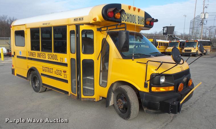 image for item DB2984 2006 Chevrolet Express 3500 Cargo school bus