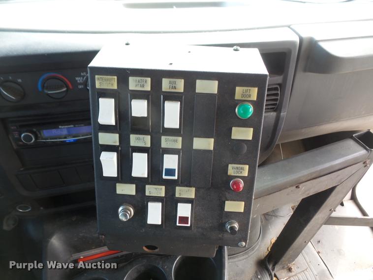 image for item DB2984 2006 Chevrolet Express 3500 Cargo school bus