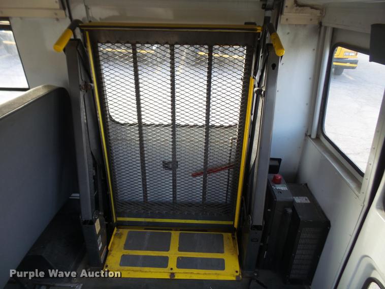 image for item DB2984 2006 Chevrolet Express 3500 Cargo school bus