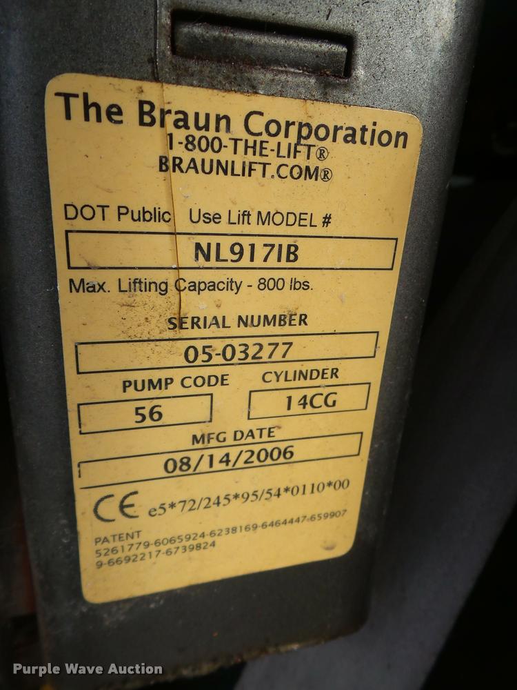 image for item DB2984 2006 Chevrolet Express 3500 Cargo school bus