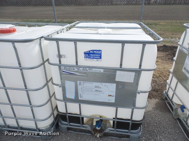 image for item DC9074 (10) 250 gallon totes