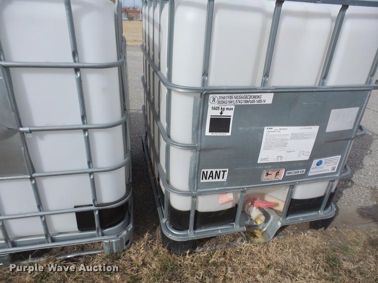 image for item DC9074 (10) 250 gallon totes