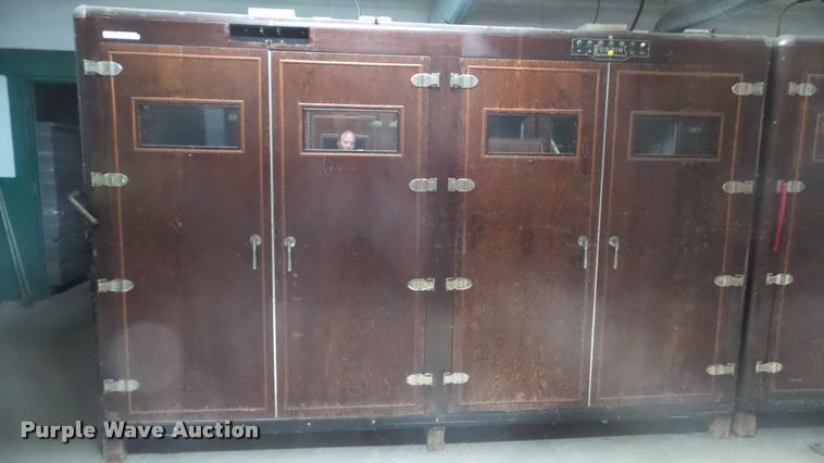 image for item DF9226 Robbins hatchery incubator