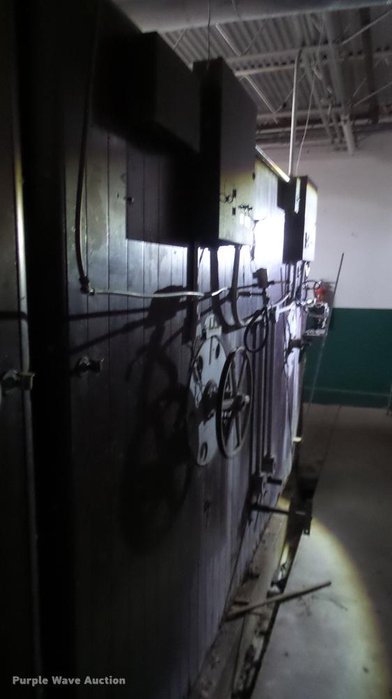 image for item DF9226 Robbins hatchery incubator