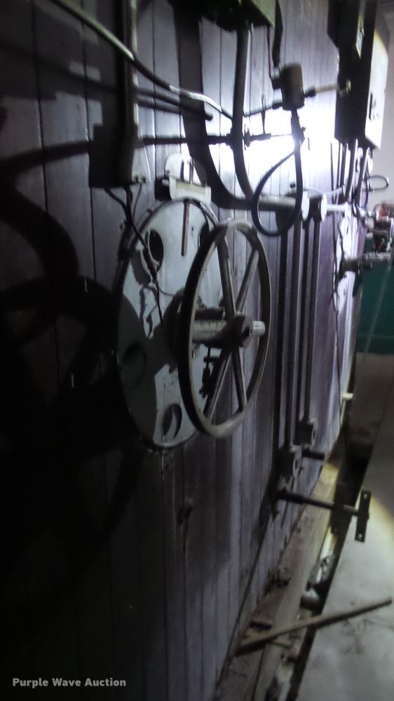 image for item DF9226 Robbins hatchery incubator