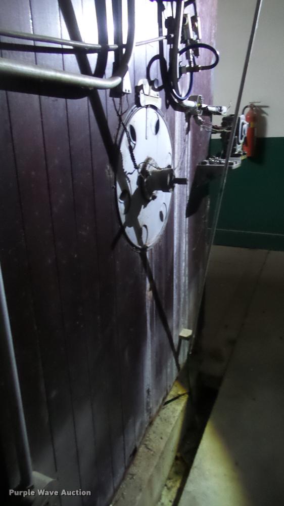 image for item DF9226 Robbins hatchery incubator