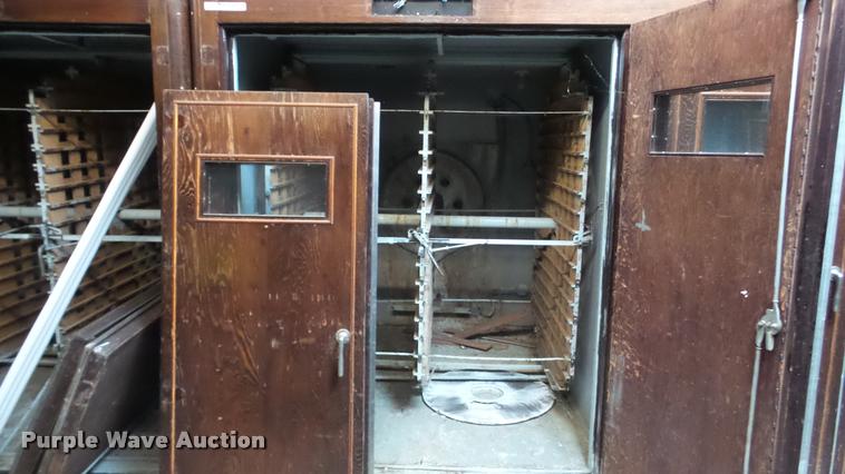 image for item DF9227 Robbins hatchery incubator