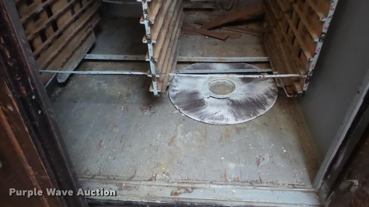 image for item DF9227 Robbins hatchery incubator