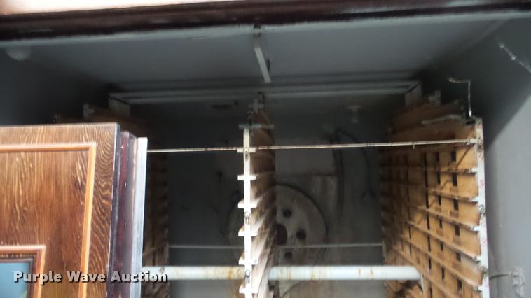 image for item DF9227 Robbins hatchery incubator