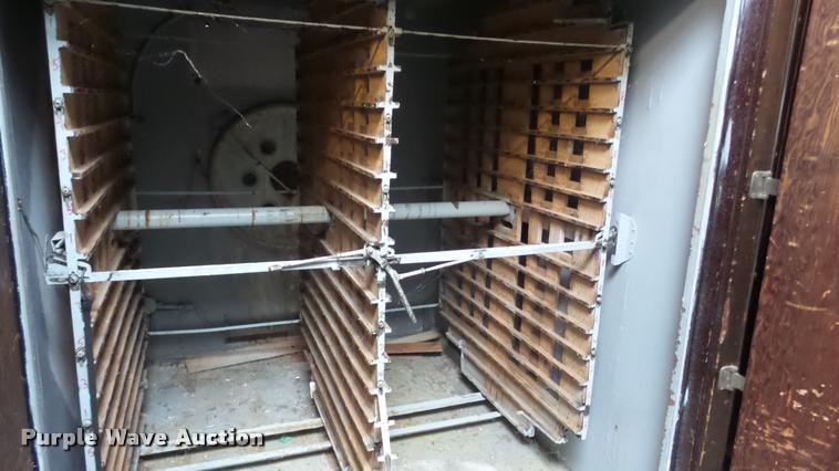 image for item DF9227 Robbins hatchery incubator