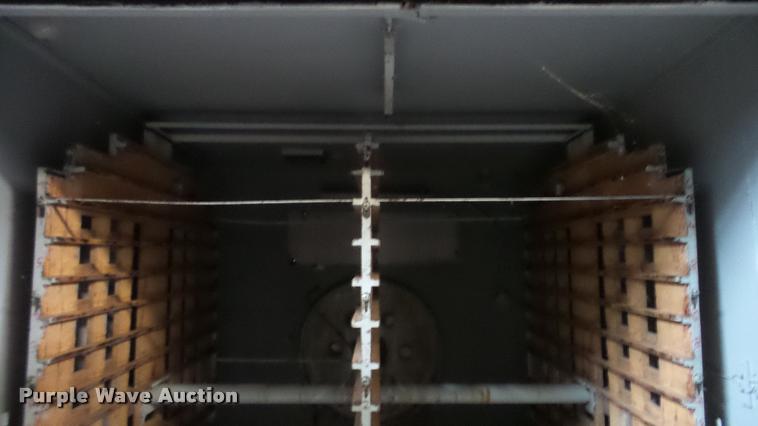 image for item DF9228 Robbins hatchery incubator