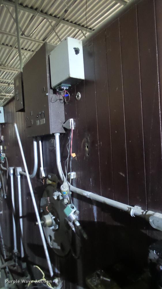 image for item DF9228 Robbins hatchery incubator