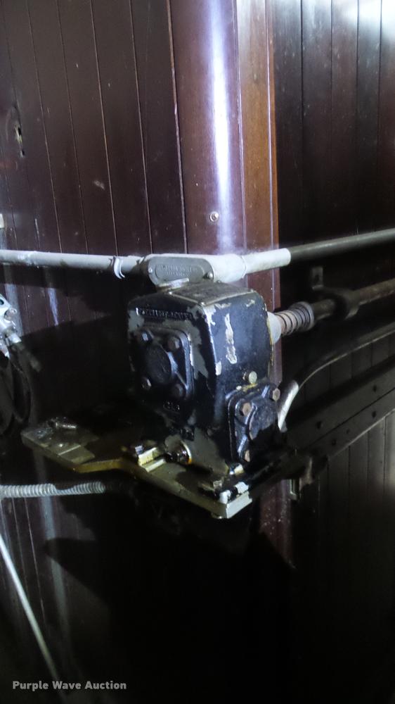 image for item DF9228 Robbins hatchery incubator