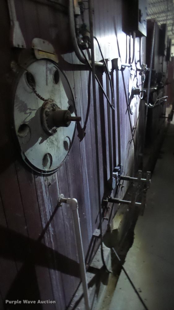 image for item DF9228 Robbins hatchery incubator