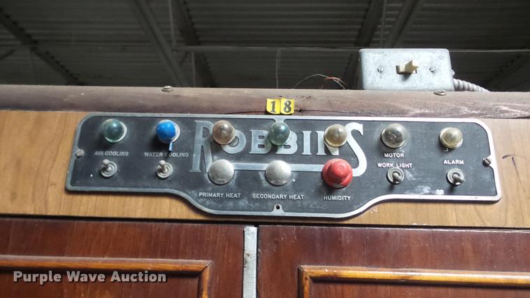 image for item DF9229 Robbins hatchery incubator