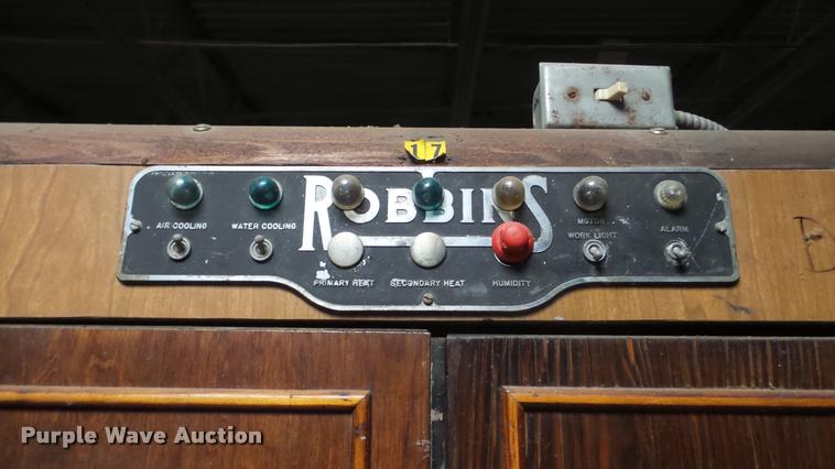 image for item DF9229 Robbins hatchery incubator