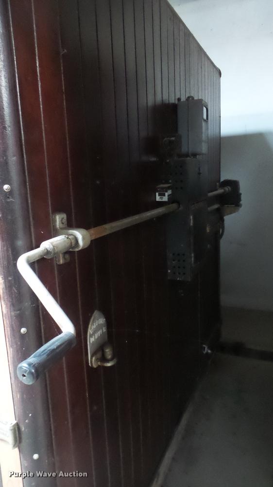 image for item DF9229 Robbins hatchery incubator