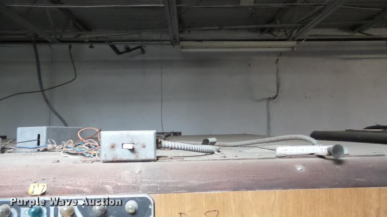 image for item DF9229 Robbins hatchery incubator