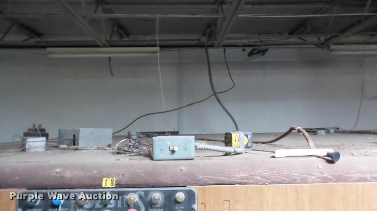 image for item DF9229 Robbins hatchery incubator