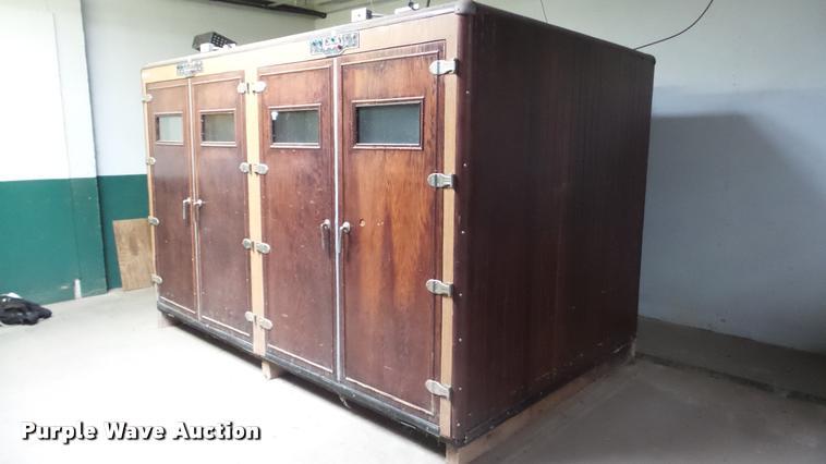 image for item DF9230 Robbins hatchery incubator