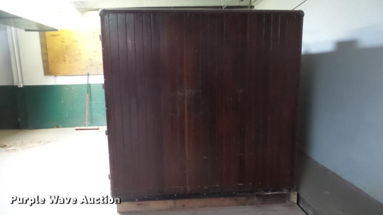 image for item DF9230 Robbins hatchery incubator