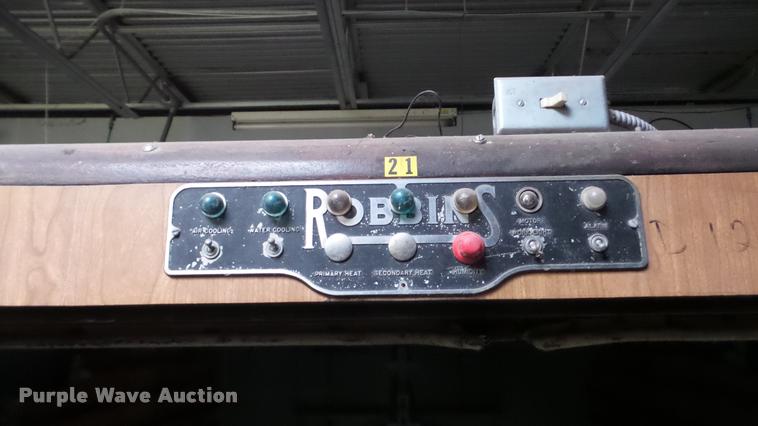 image for item DF9230 Robbins hatchery incubator