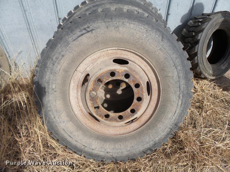 image for item DI9611 Tires