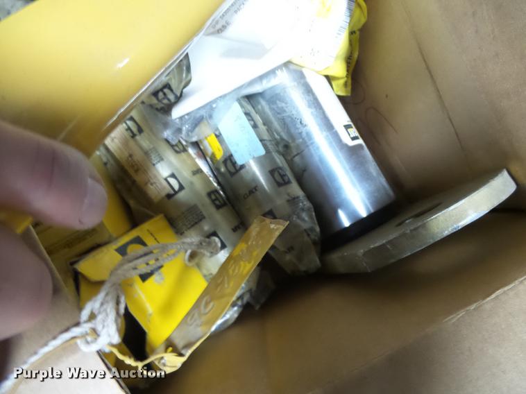 image for item DI9650 Caterpillar 120G and 966 parts