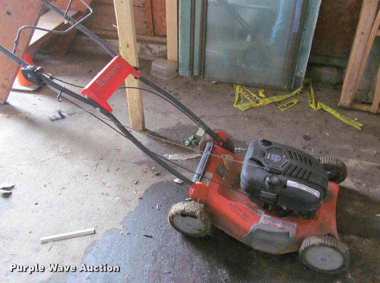 image for item DT9245 Husqvarna lawn mower