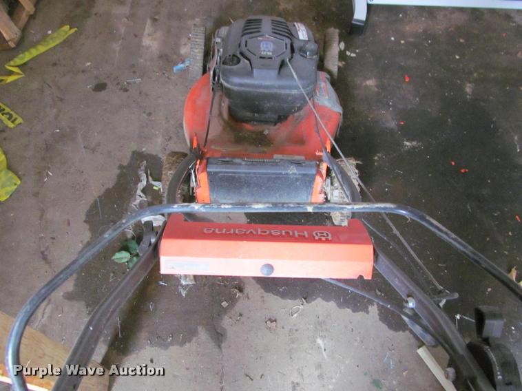 image for item DT9245 Husqvarna lawn mower