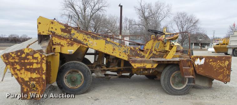 image for item DT9700 Flaherty Spread Master chip spreader