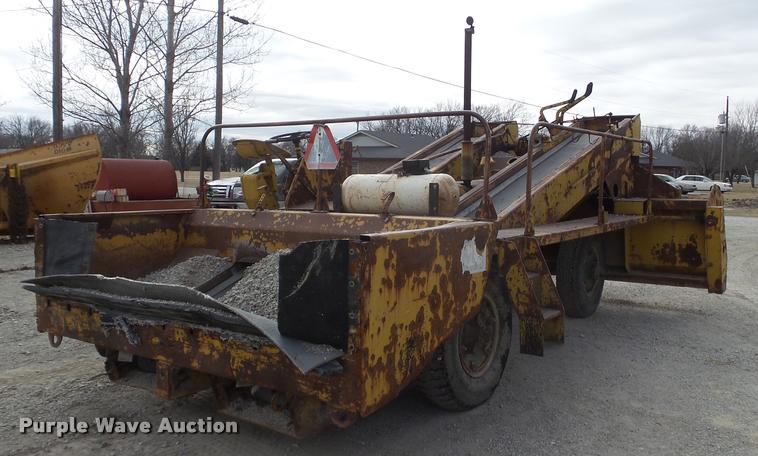 image for item DT9700 Flaherty Spread Master chip spreader