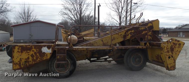 image for item DT9700 Flaherty Spread Master chip spreader