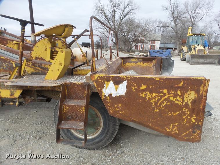 image for item DT9700 Flaherty Spread Master chip spreader