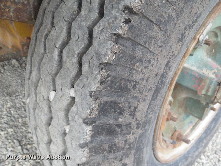 image for item DT9700 Flaherty Spread Master chip spreader