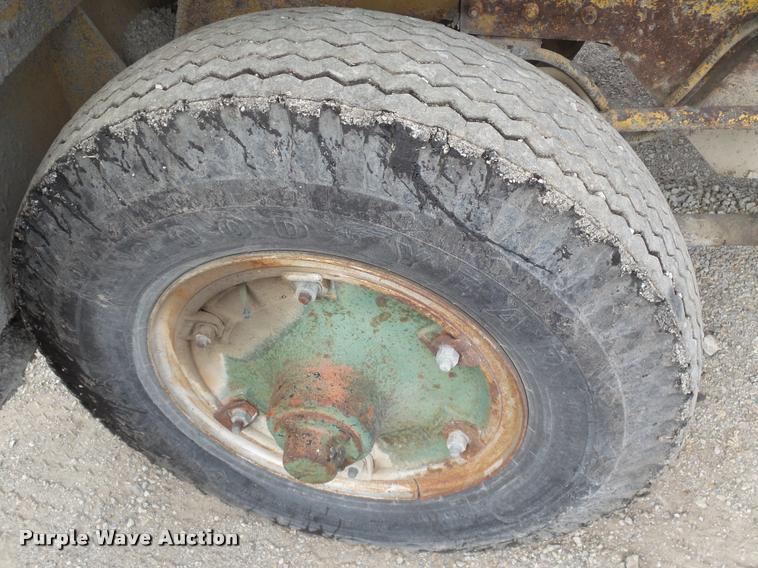 image for item DT9700 Flaherty Spread Master chip spreader