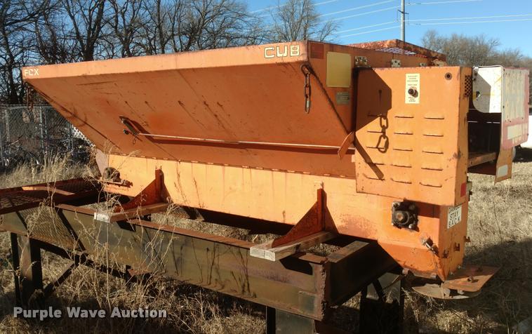 image for item F1280 Fox Cub spreader