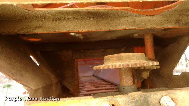 image for item F1280 Fox Cub spreader